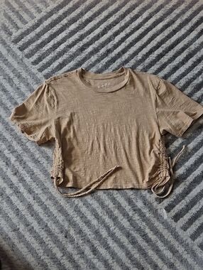 Universal Thread Beige Side-Ruched Crop Tee